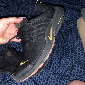 Custom black & with yellow Nike sign & gum bottoms PRESTOS